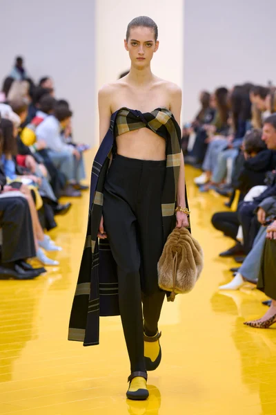 Look 43
